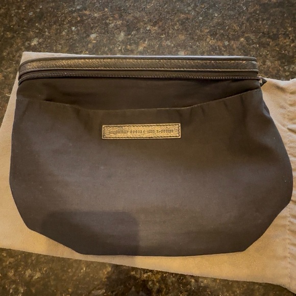 Balenciaga Arena Lambskin Pouch - Excellent Condition - Picture 15 of 16